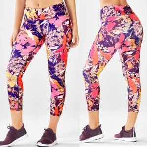 Fabletics Mid-Rise Printed PowerHold Capri Fiori Legging Size Small